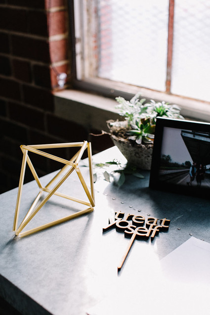 Modern wedding at an Art Gallery