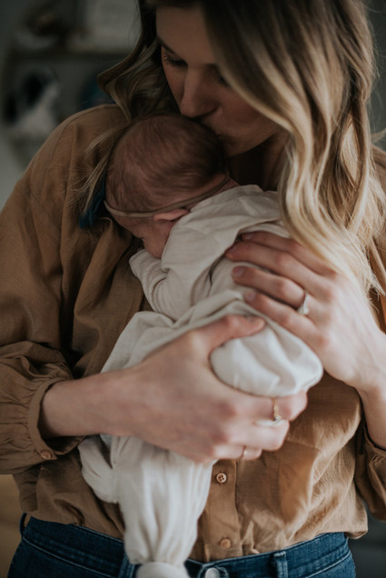 moody modern newborn photos