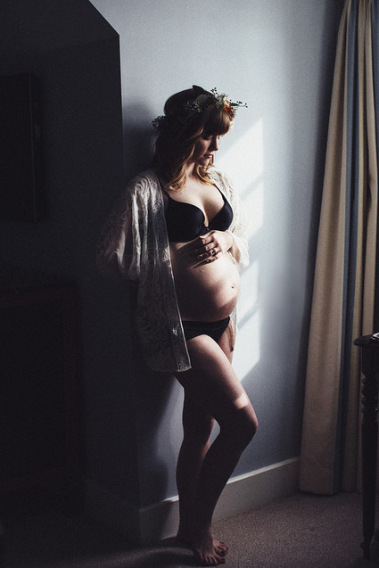 Moody boudoir maternity photos