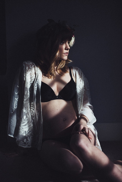 Moody boudoir maternity photos