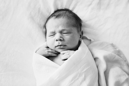 lifestyle newborn photos