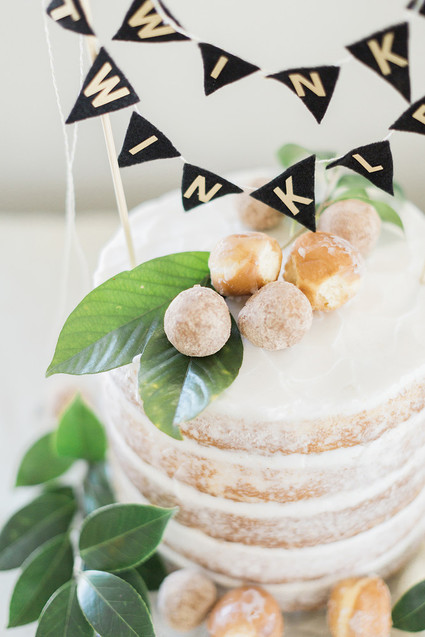 baby shower naked cake