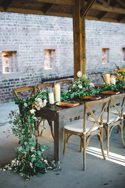 Floral table garland