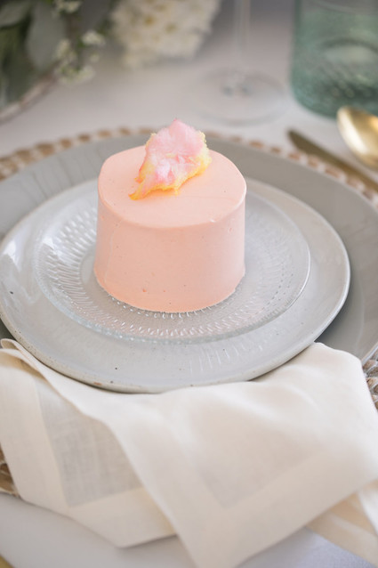 blush mini cakes