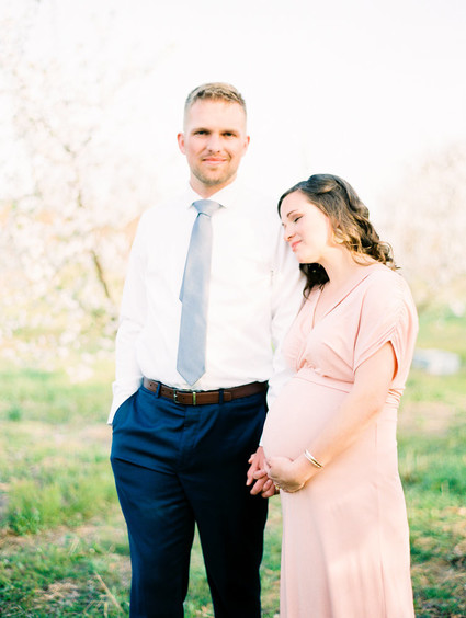 Apple blossom maternity photos Inspiration