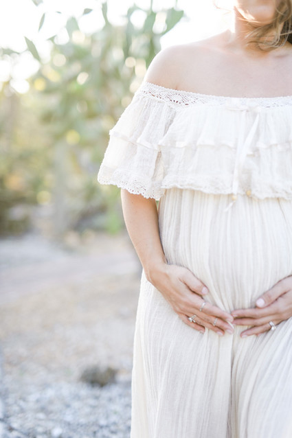 Modern mexican-inspired maternity photos