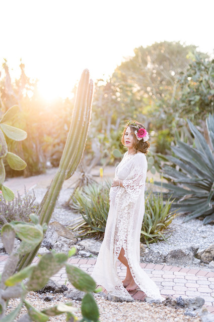 Modern mexican-inspired maternity photos