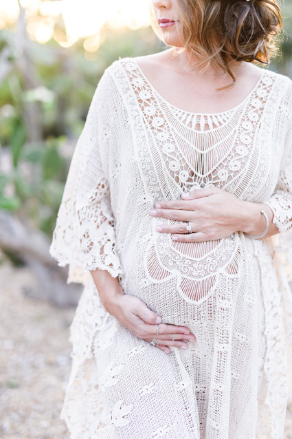 Modern mexican-inspired maternity photos