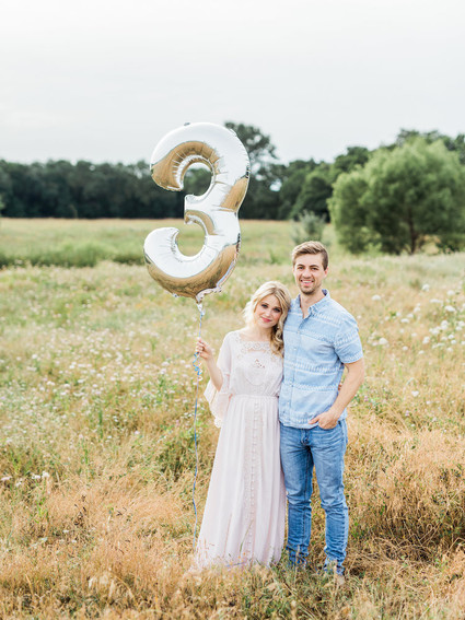 Pregnancy announcement photos