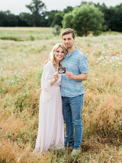 Pregnancy announcement photos