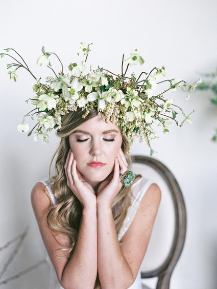 DIY floral accessories for your wedding