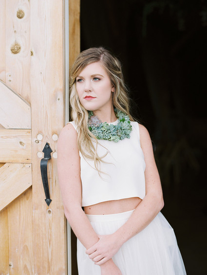 DIY floral accessories for your wedding