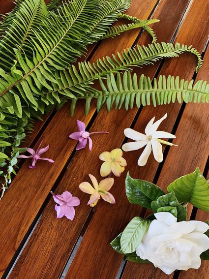 lei making