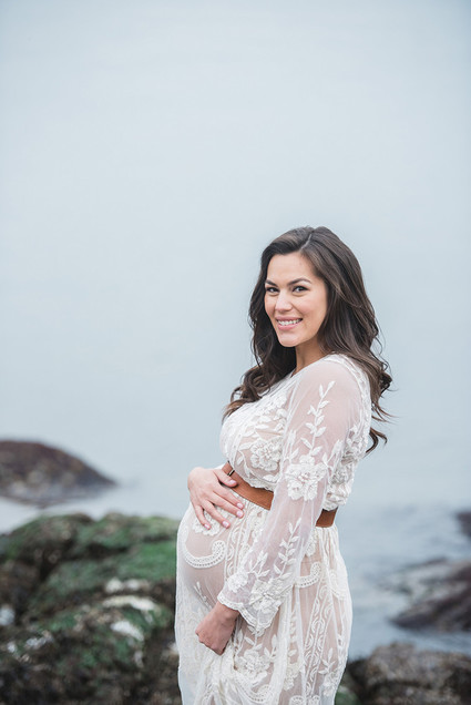 Seaside family maternity photos