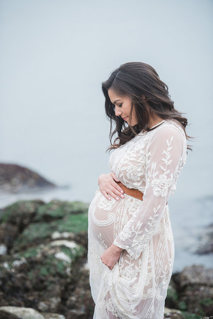 Seaside family maternity photos