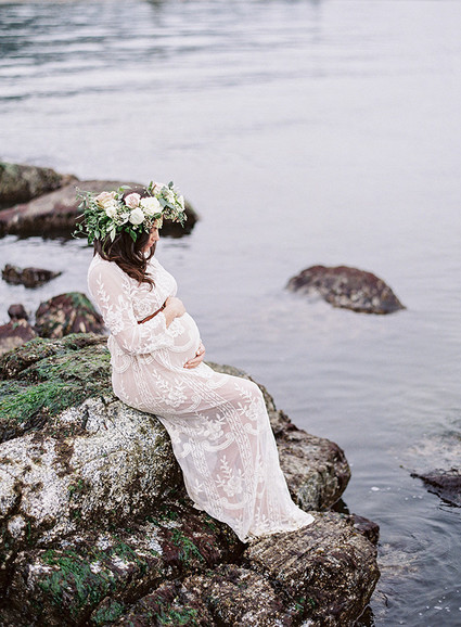 Seaside family maternity photos