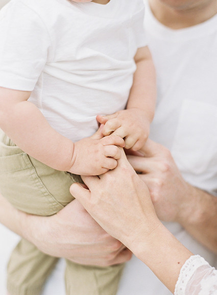 Seaside family maternity photos