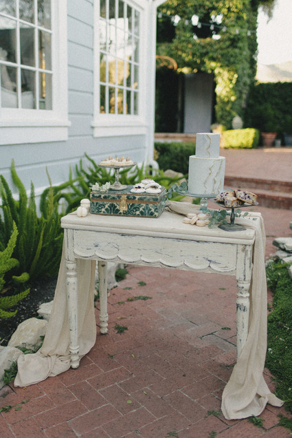 Romantic cake table