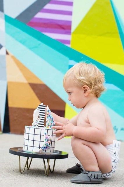 Art wall birthday photo session