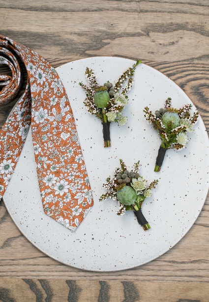 Fall boutonnière ideas with The Black Tux Inspiration