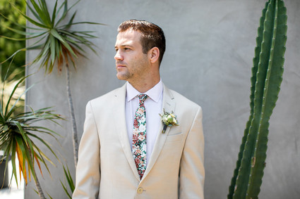 Fall boutonnière ideas with The Black Tux