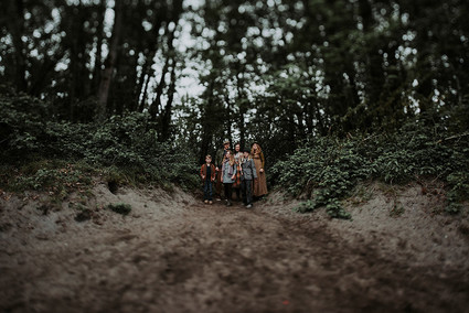 Wooded family photos in Portland