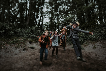 Wooded family photos in Portland