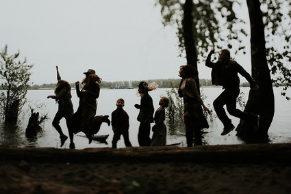 Wooded family photos in Portland
