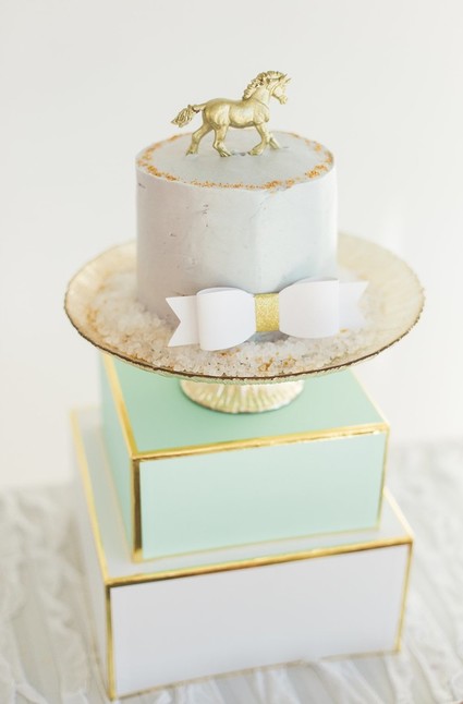 pastel dessert table