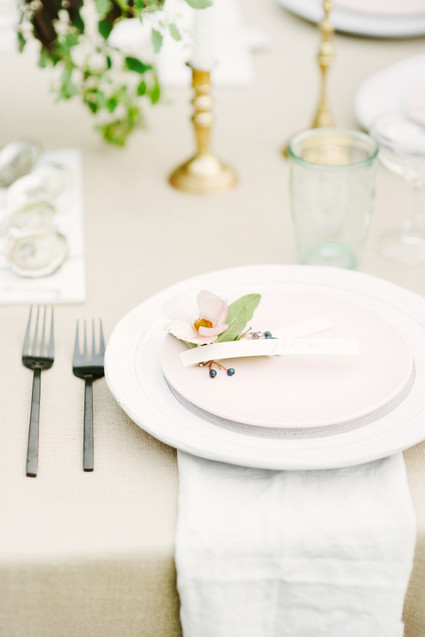 pale pink tablesetting