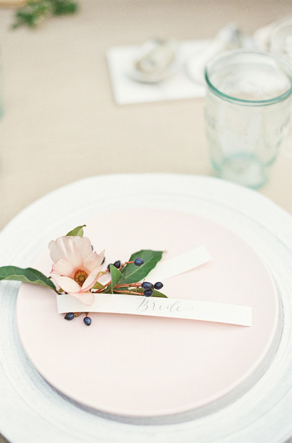 pale pink tablesetting Inspiration