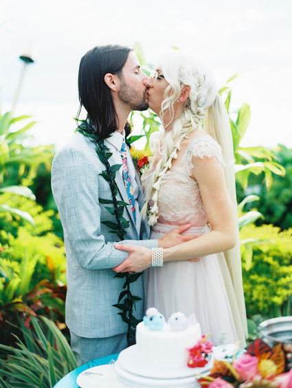 Indie Portland meets Maui wedding