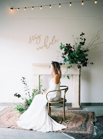 minimal fall wedding decor