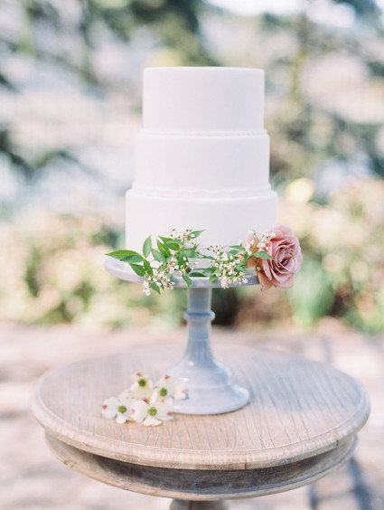 Simple spring wedding cake