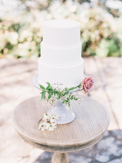 Simple spring wedding cake