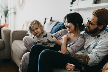 At home family session with macrame artist Judah Co.