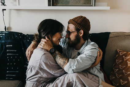 At home family session with macrame artist Judah Co.