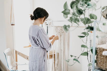 At home family session with macrame artist Judah Co.