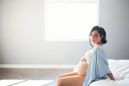 Intimate maternity photos