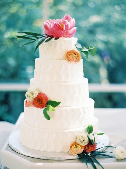 pink tiered wedding cake
