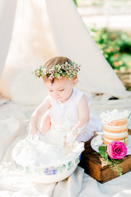 Girly picnic cake smash Inspiration