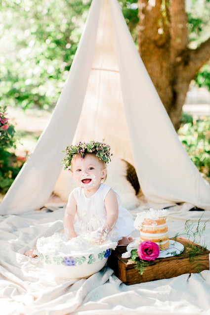 Girly picnic cake smash Inspiration