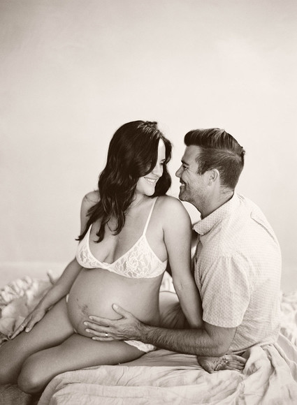 Amanda's maternity photos by Elizabeth Messina