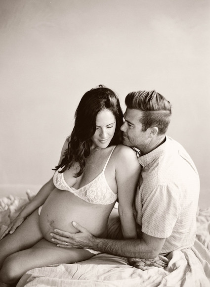Amanda's maternity photos by Elizabeth Messina