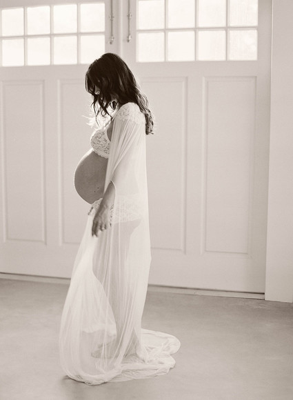 Amanda's maternity photos by Elizabeth Messina