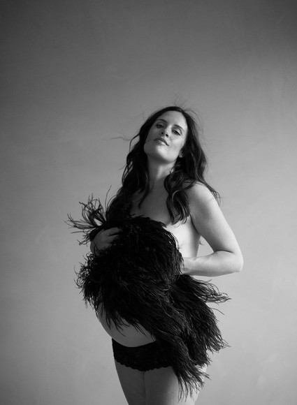 Amanda's maternity photos by Elizabeth Messina