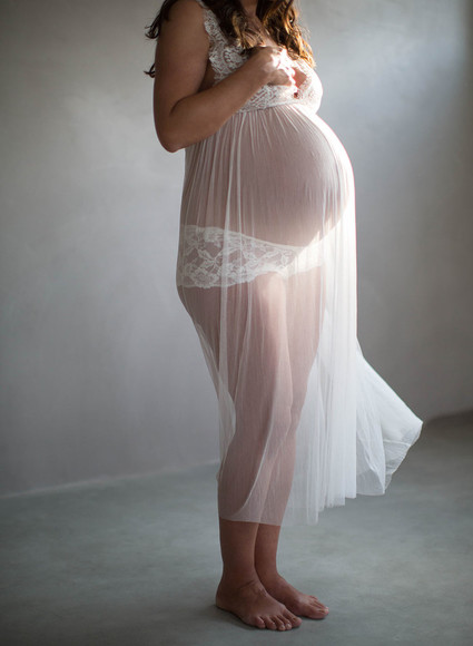 Amanda's maternity photos by Elizabeth Messina