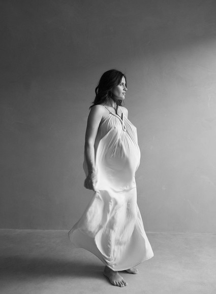 Amanda's maternity photos by Elizabeth Messina
