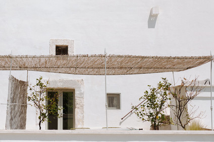 Romantic boho fall Apulia elopement