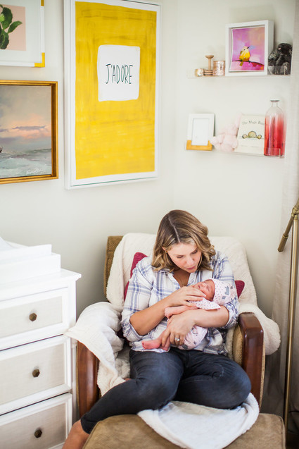 lifestyle newborn photos in Los Angeles